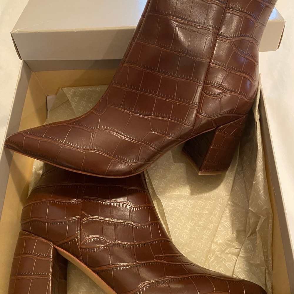 Elegant Brown Croc-Embossed Ankle Boots